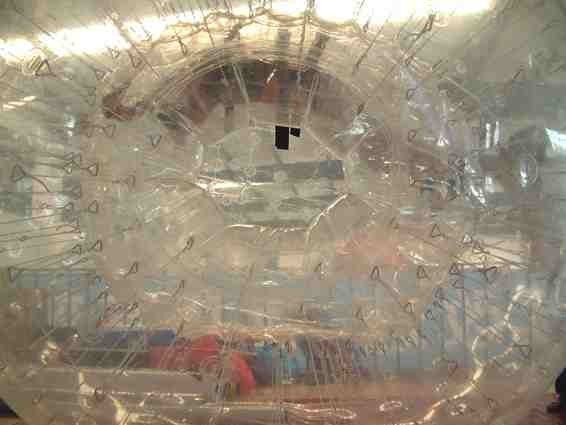 ZORB ENTRY HOLE.jpg (37039 bytes)